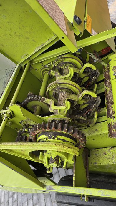 Прес-Підбирач Claas Markant 41