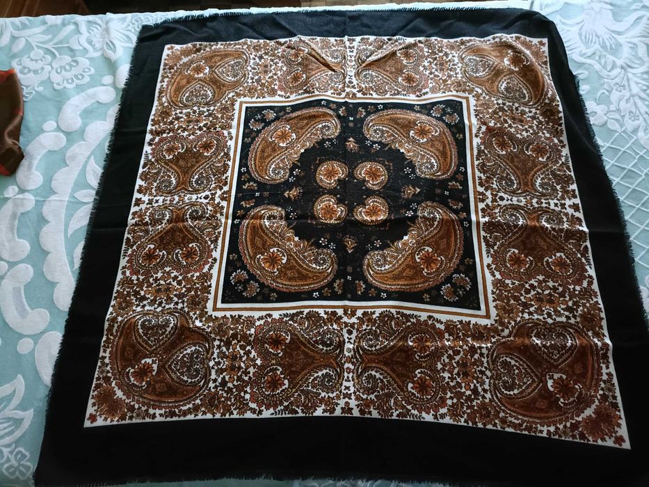 Lenços antigos para trajes