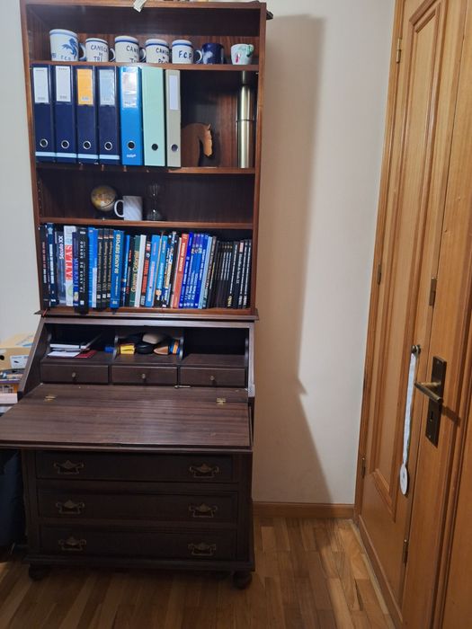 Secretary Desk / Writing Desk with Drawers and Shelves in Good Condition64730216418050123