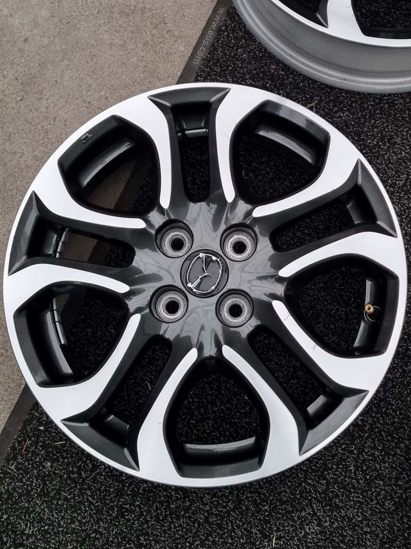 Felgi Alu 16" Mazda 2 II 4x100 BdbStan Oryginalne