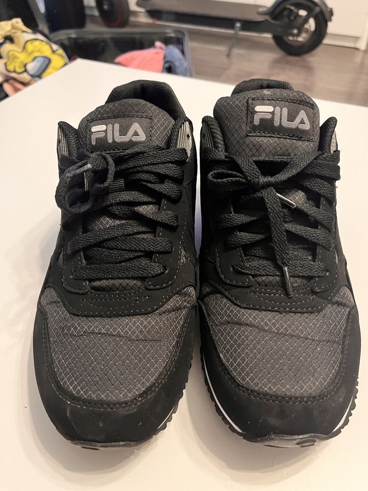 Męskie buty FILA rozm 43 jak nowe