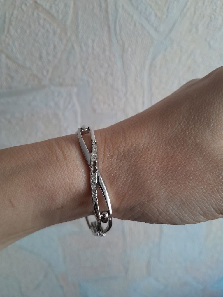 swarovski браслет на тонкую руку