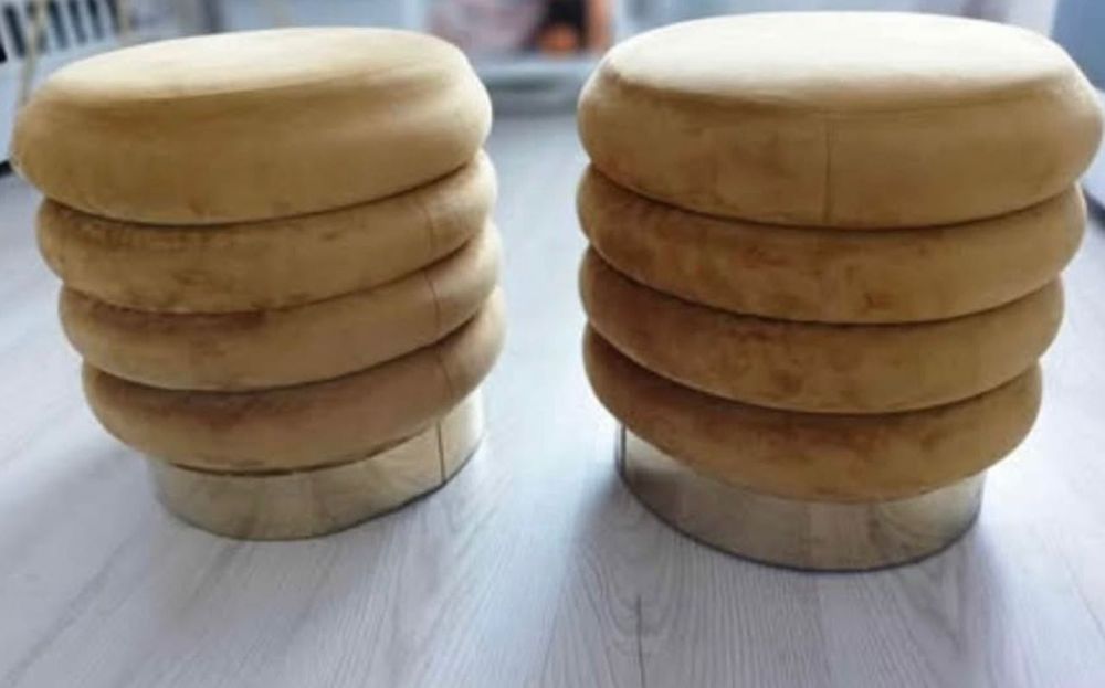 Złote pufy ze schowkiem