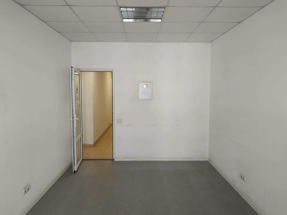 24/25/27/18 м2 кабінети з водою 4-й Л.Лук'яненка-Тимошенко/Оболонський