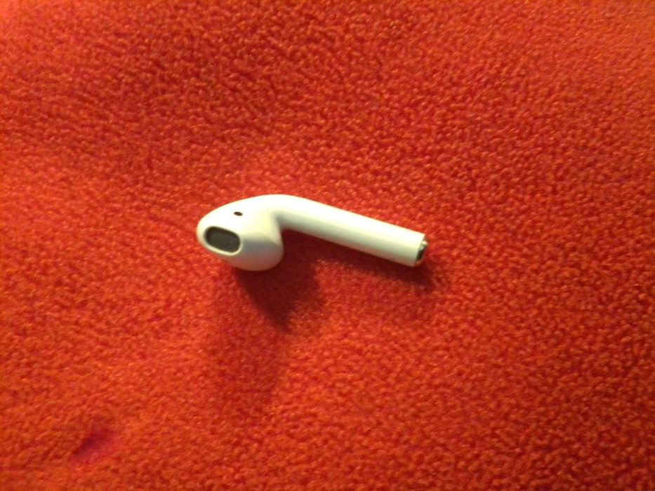 Левый Наушник Airpods 2 поколенния