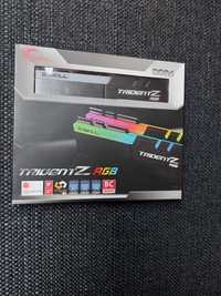 G.Skill Trident Z RGB, DDR4, 64 GB, 4400MHz, CL19 (F4-4400C19D-64GTZR)