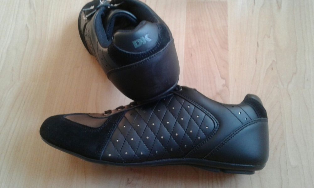 Skórzane buty sportowe firmy DK nowe adidasy