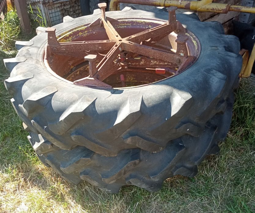 Koła bliźniaki Vredestein 13,6-38 system Molcon