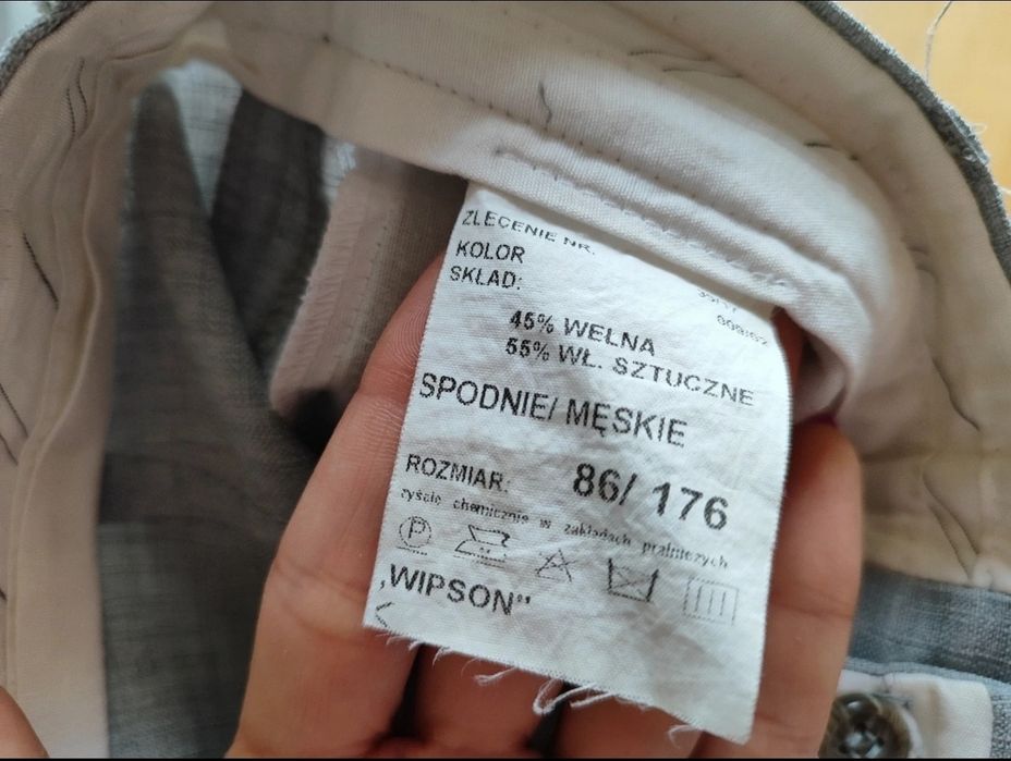 Wełniane spodnie garniturowe r.M