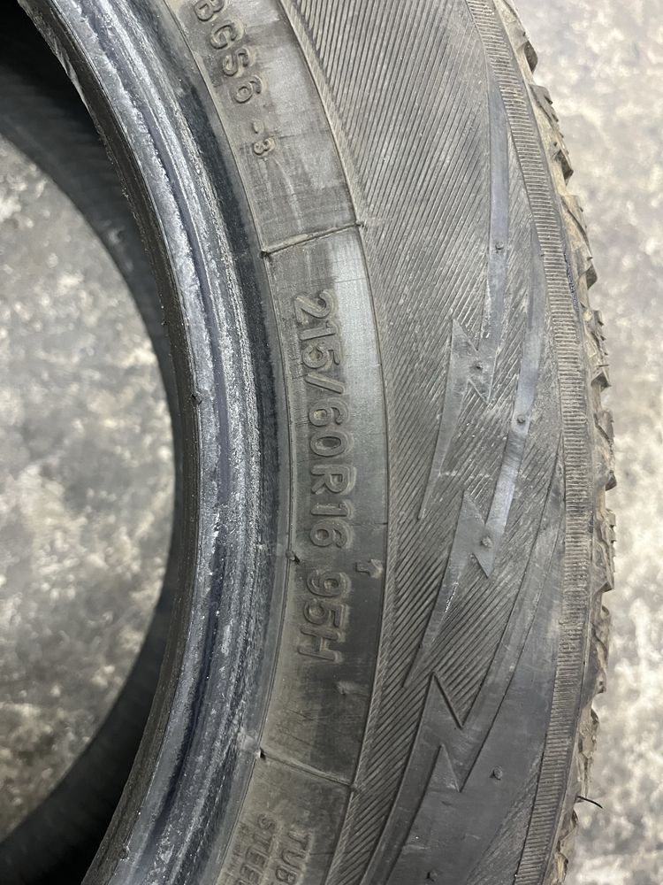 Продам резину зима 215,60,16