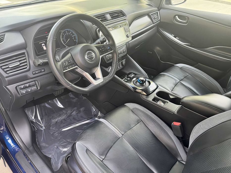 Nissan LEAF      2018