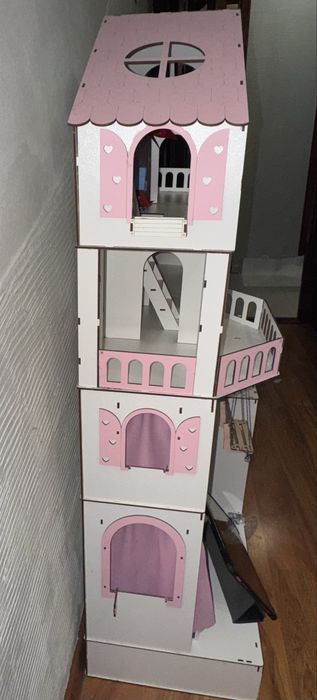 Ляльковий будиночок для Лол та Барбі