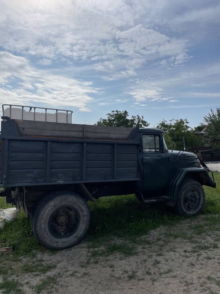 Зіл самосвал корткий