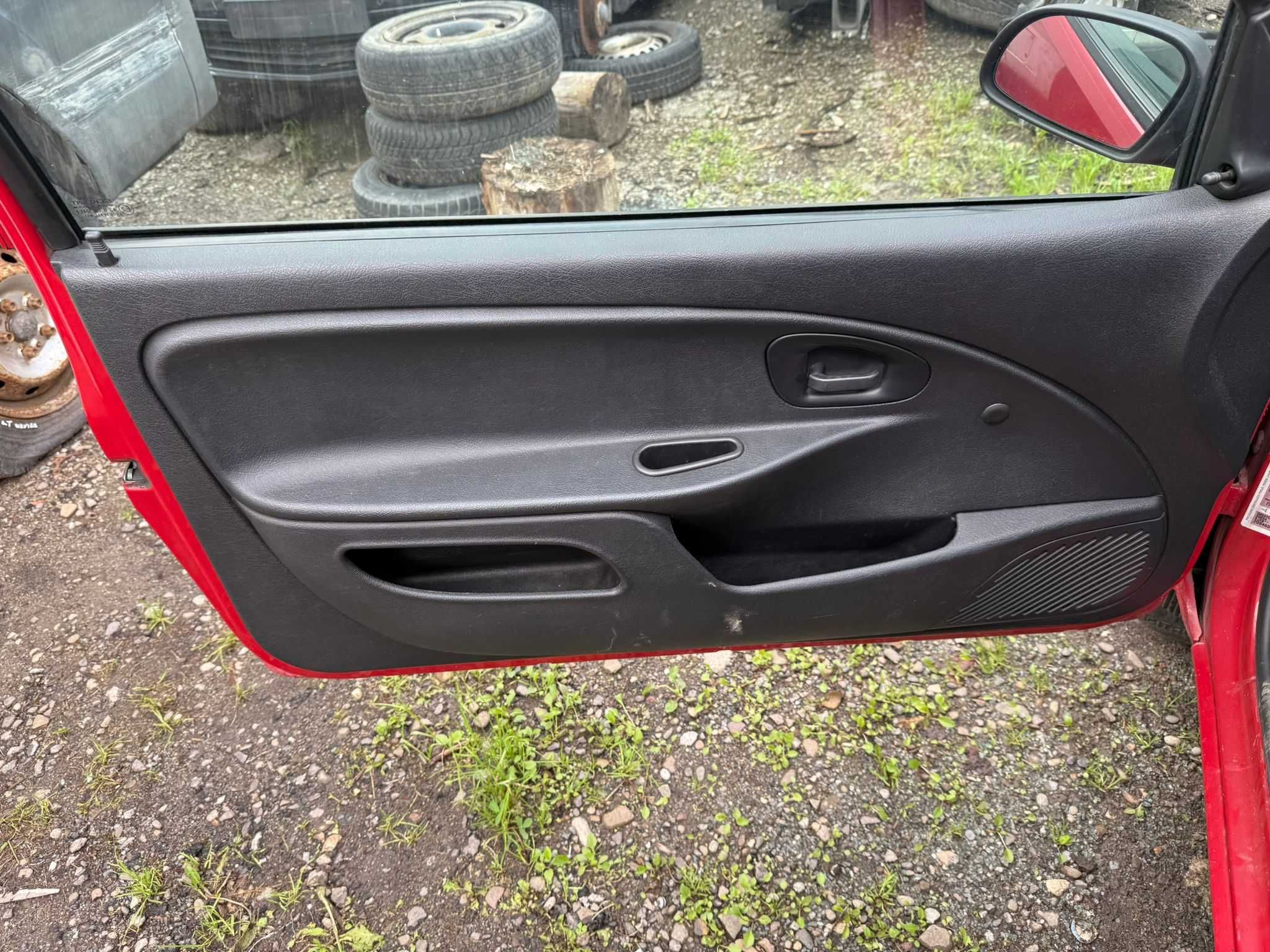 Citroen Saxo  silnik 1.1 HDZ kod lakieru ejxb  maska/zderzak/drzwi