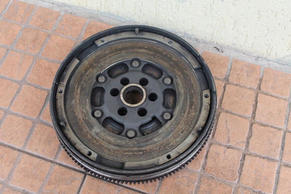 KOŁO DWUMASOWE AUDI A4 B6 2.0 ALT 058105266H