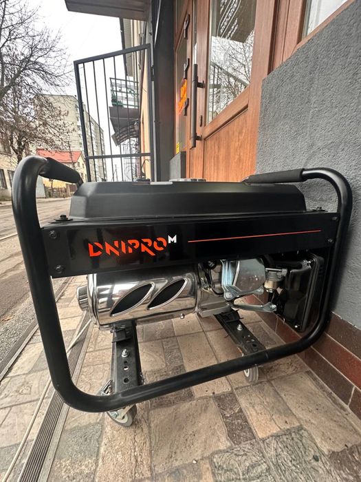 Генератор дніпро М