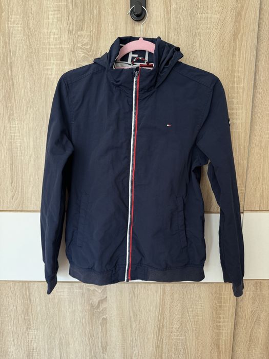 Kurtka Tommy Hilfiger 164 granatowa logowana chłopięca szwedka