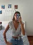Top Shein Branco com Bolas Pretas