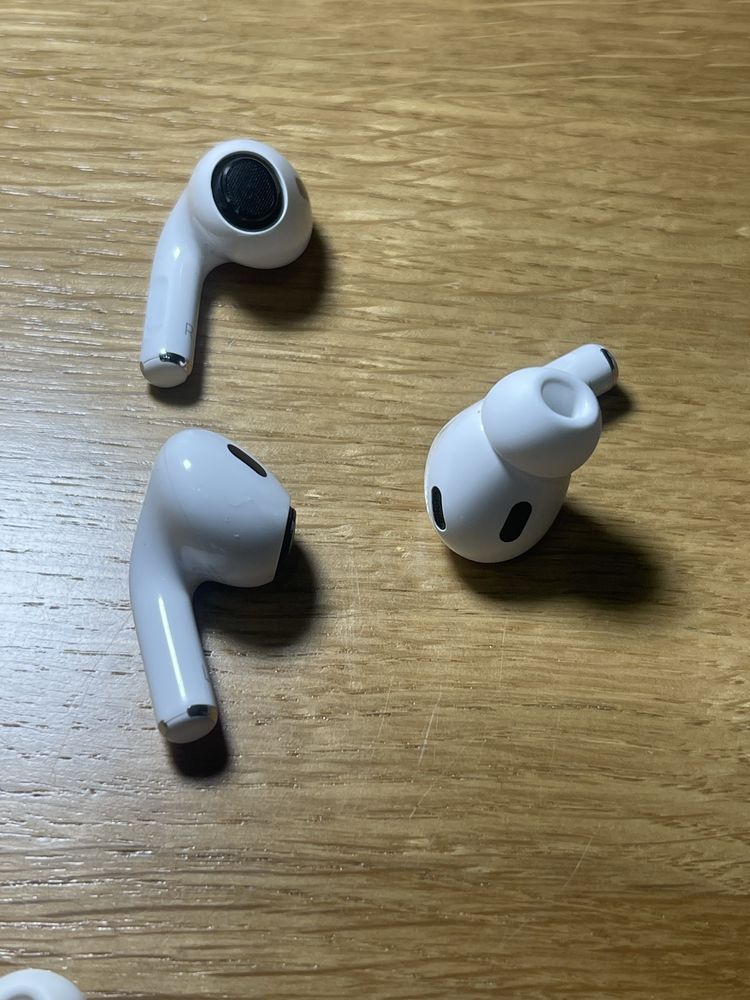 Поштучно AirPods Pro 2th A2698 А2699
