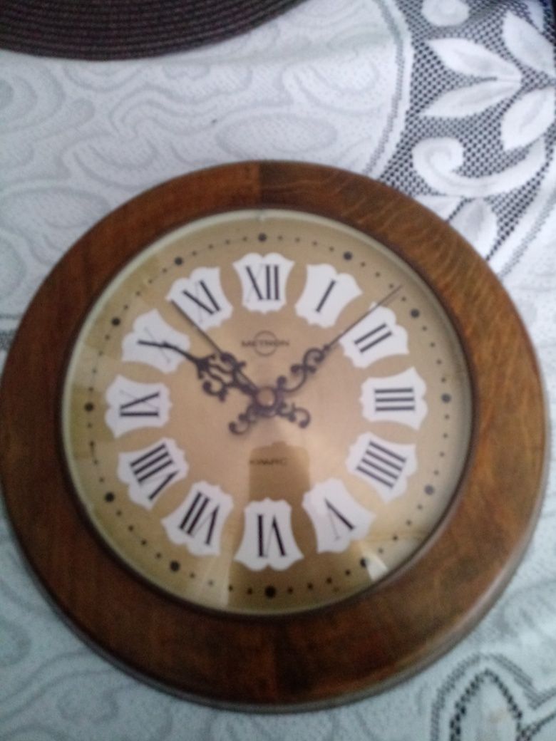 Zegar metron kwarcowy wiszący prl vintage na ścianę