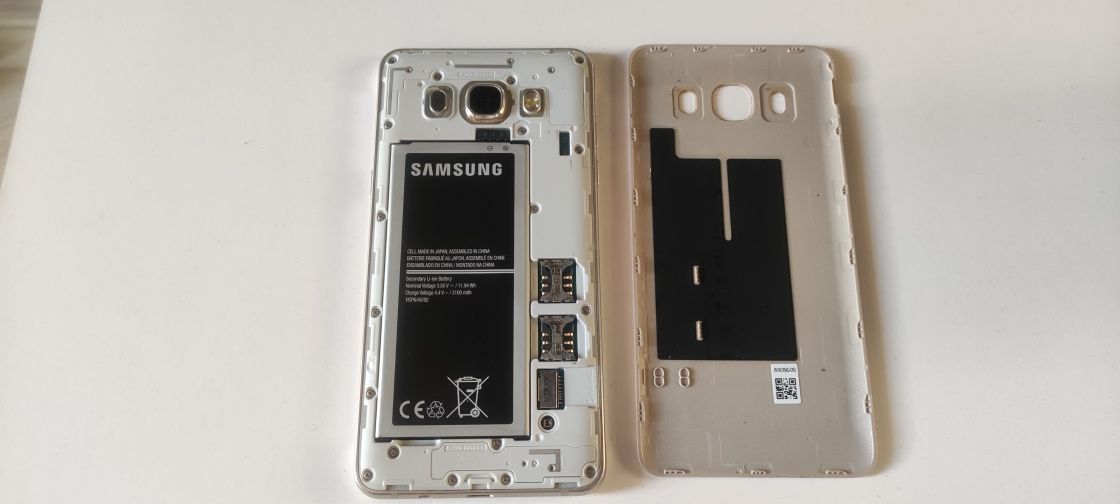 Телефон Samsung  SM J510H