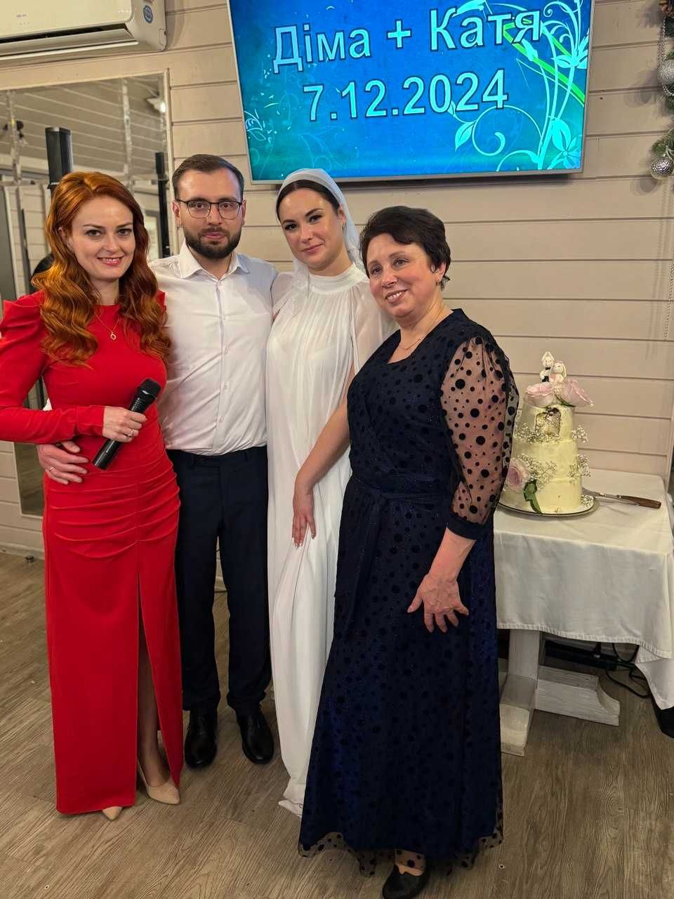 Ведуча, ведущая, тамада на весілля, випускний, іменини, гендер паті