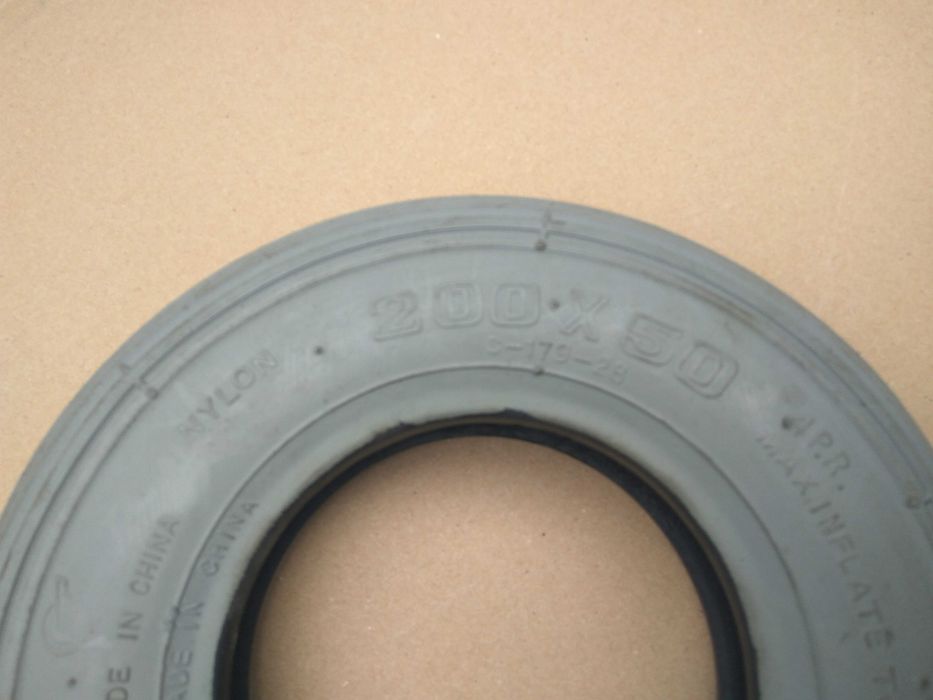 Opony do wózka inwalidzkiego 200 x 50 Nowe Polecam