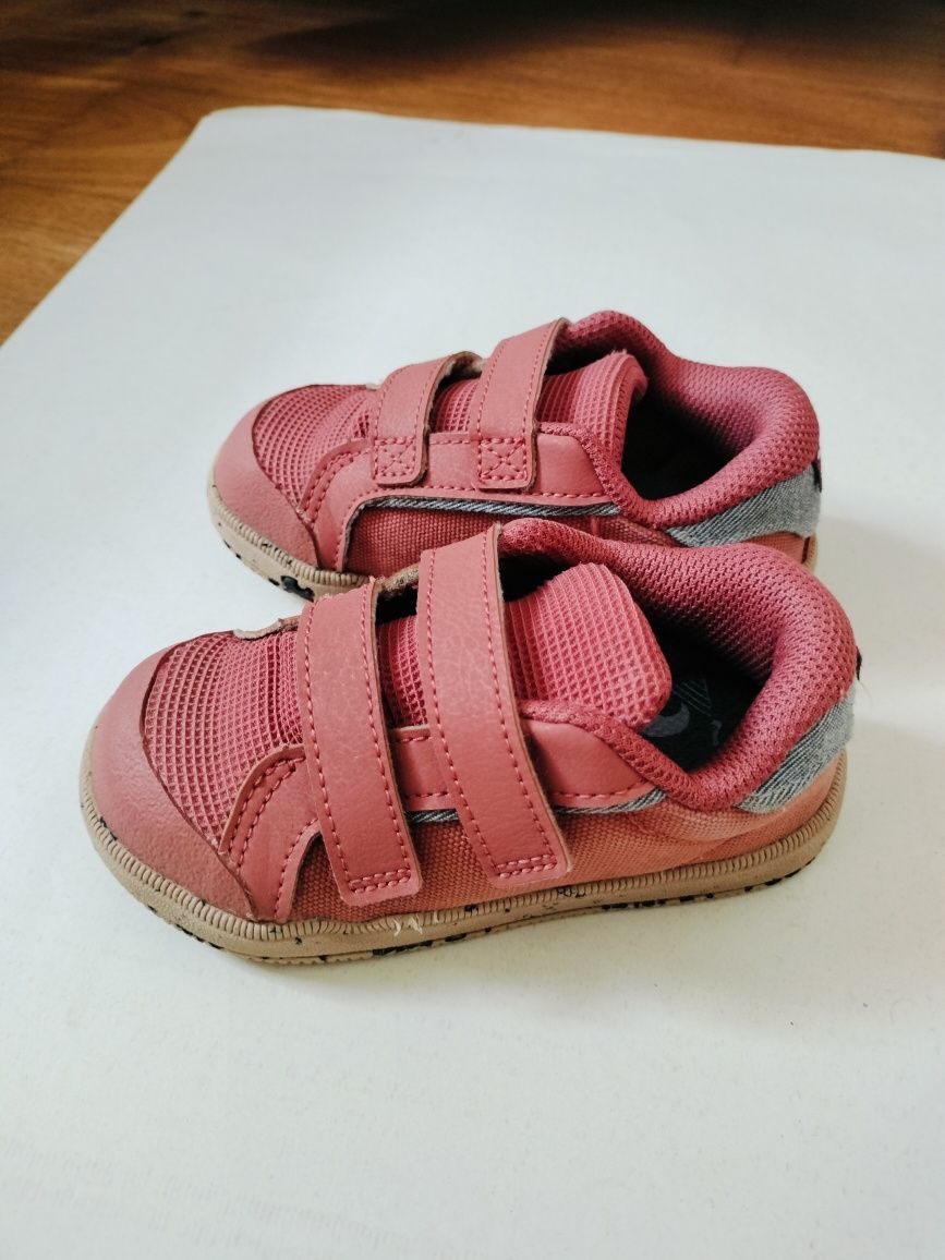 Ténis sapatilhas Decathlon tamanho 23