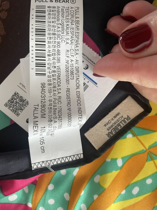 Lenço novo estampado da Pull and Bear