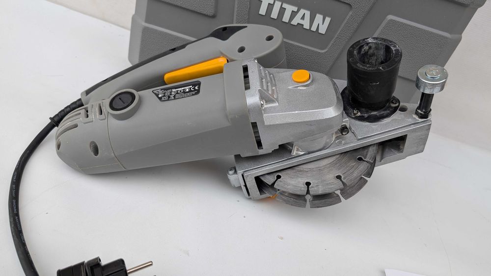 Bruzdownica Titan TTB293WCH 150mm 1700W