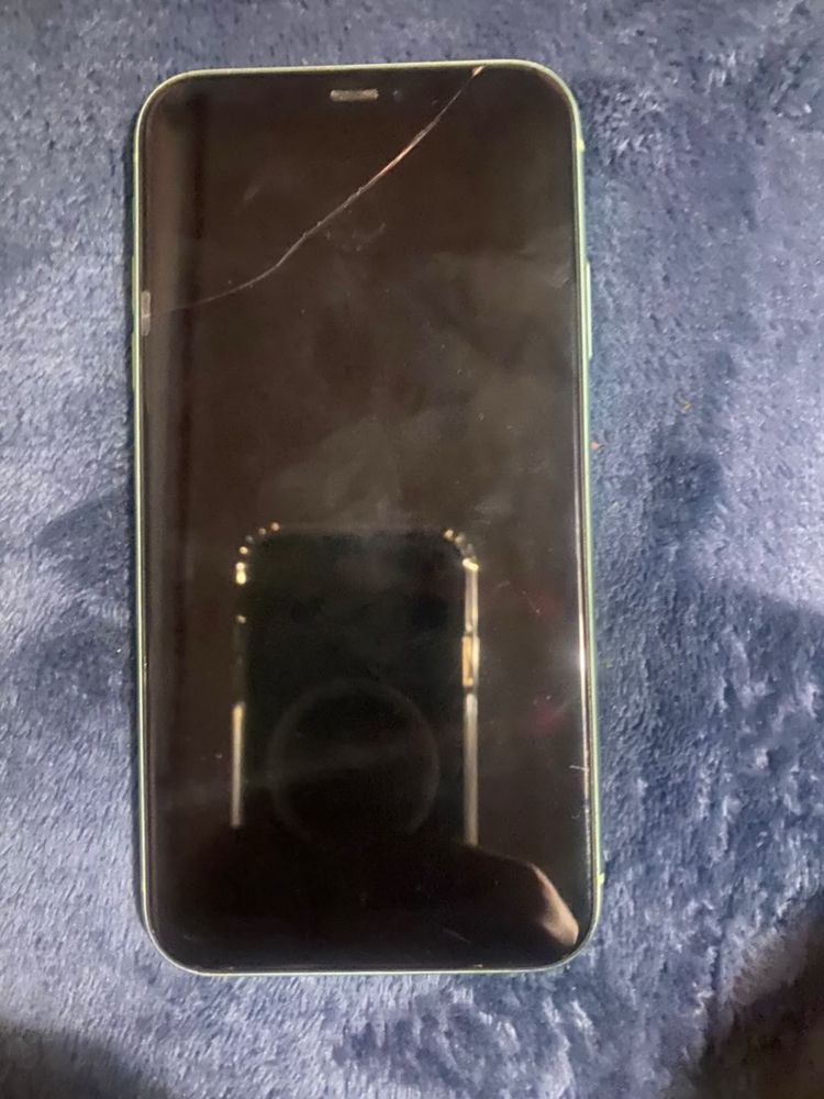 11 iPhone розбитий екран