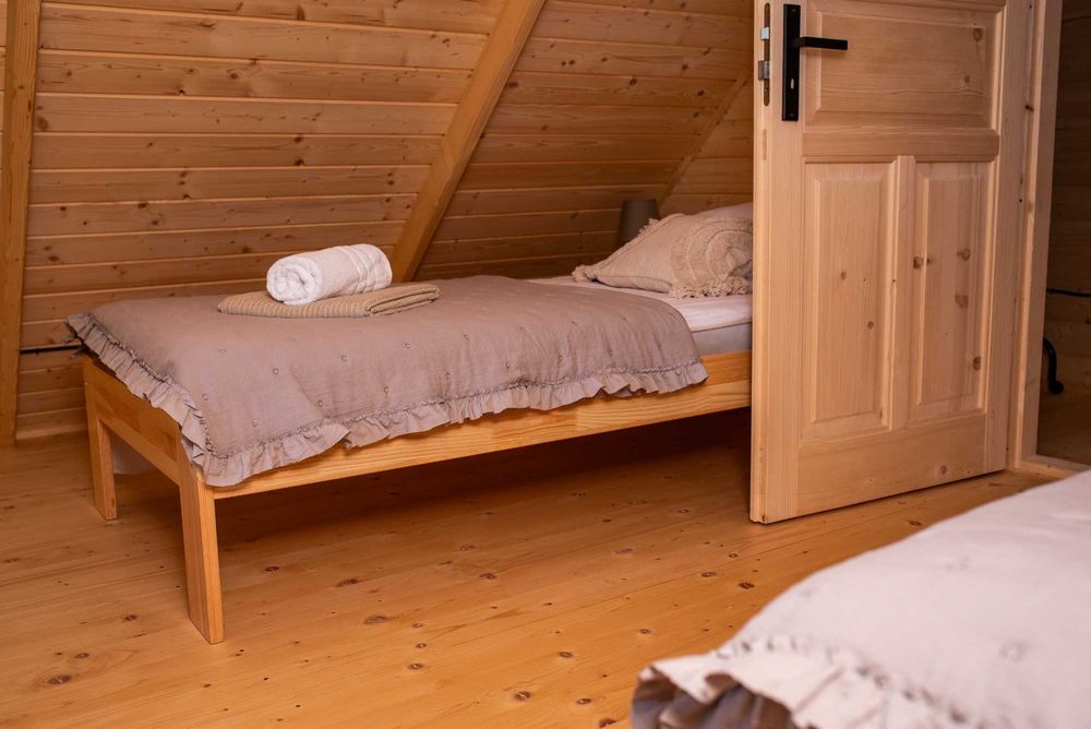 Domek Roztocze - szczelnie ogrodzony. Ognisko. Jacuzzi - Balia. Sauna.