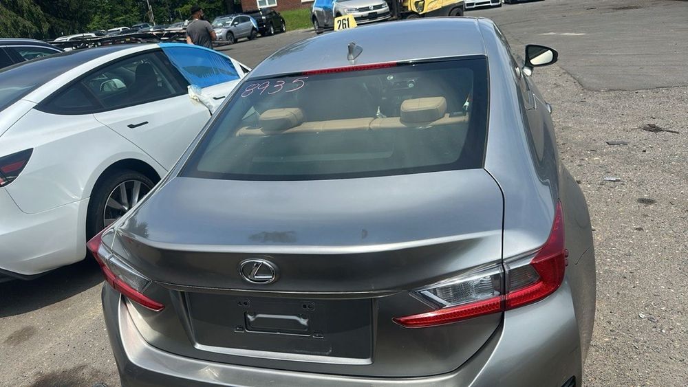 Продам lexus Rc 200t