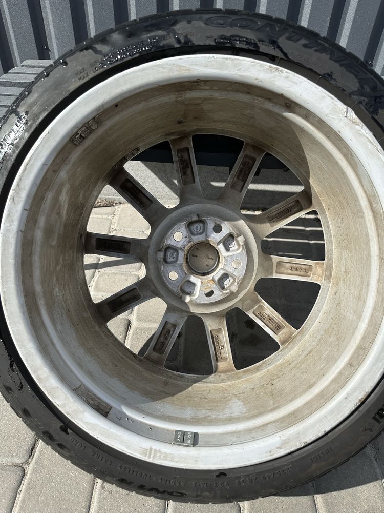 Продам 2 колеса Audi 225/40 R18 в сборе