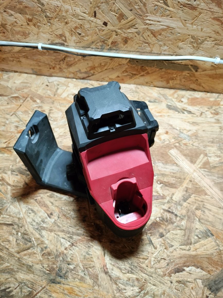 Laser krzyżowy Milwaukee M12 PL laser 360 laser niwelator Milwaukee