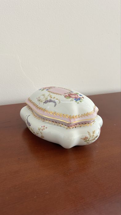 Conjunto Guarda Joias, Moldura e Candeeiros