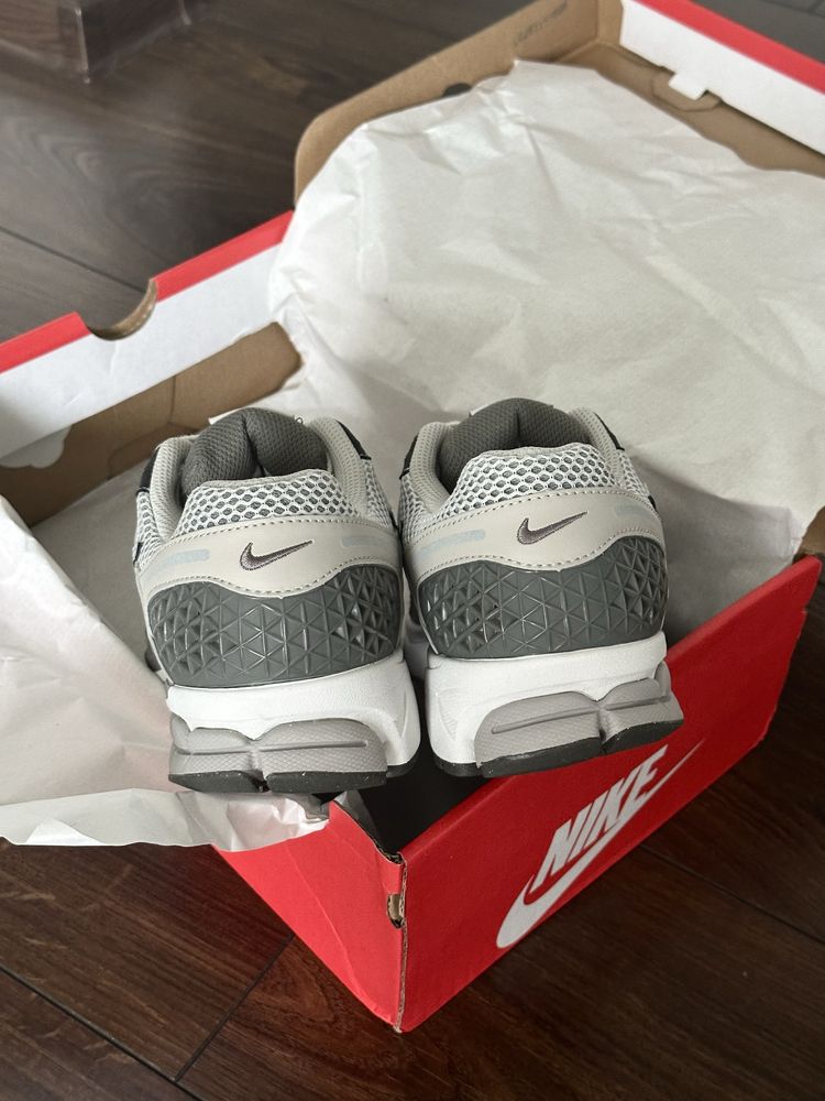 Оригінальні Кросівки Nike Air Zoom Vomero 5 Light Iron Ore Найк зум