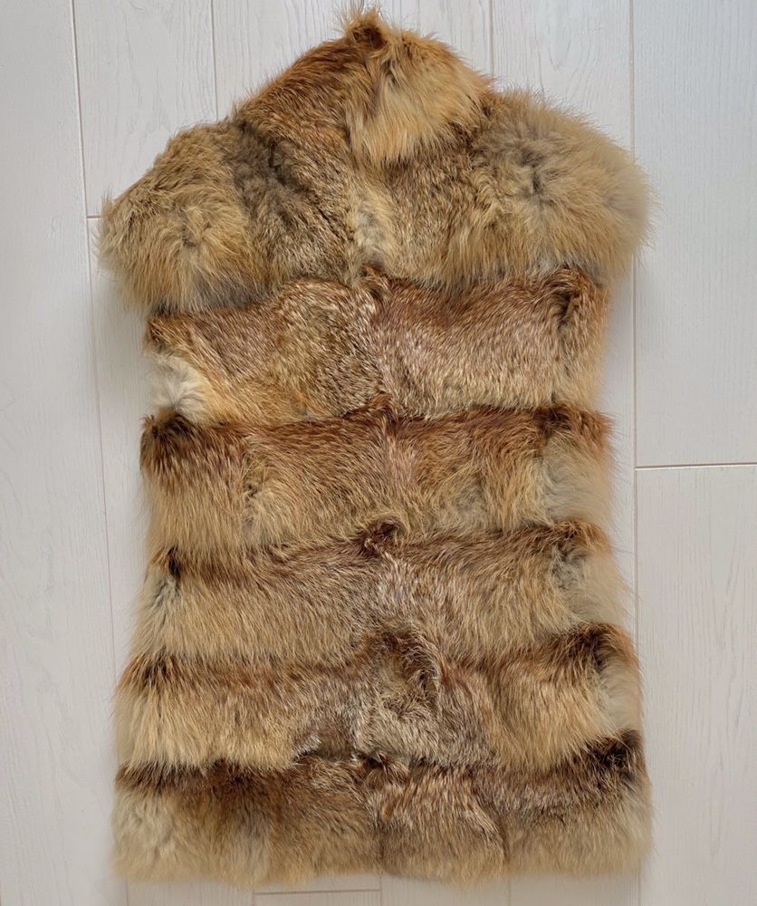 Жилет из натуральной лисы Luxury Furs