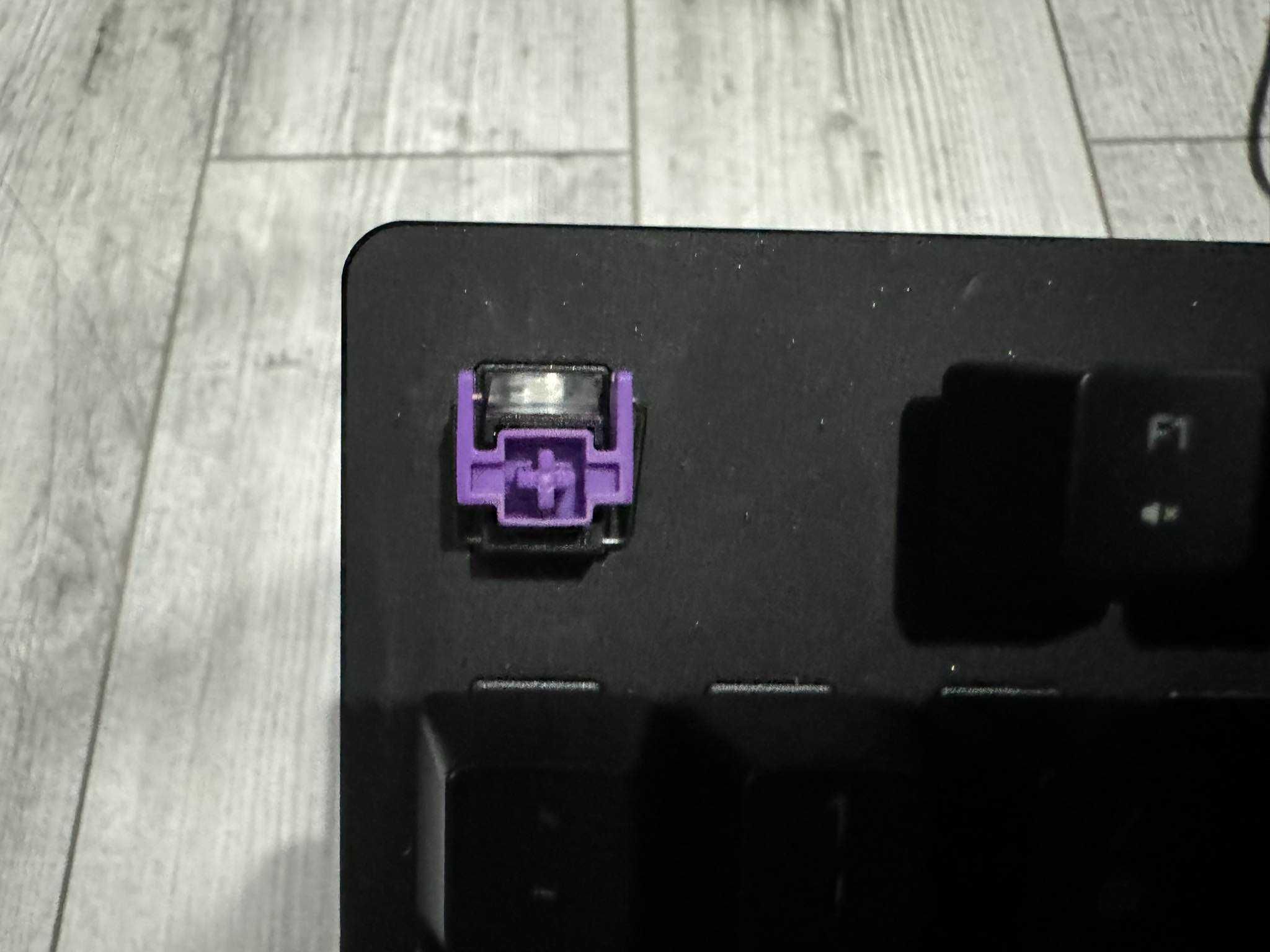 Razer Huntsman Clicky Optical Switch - Fioletowe przelaczniki RAZER