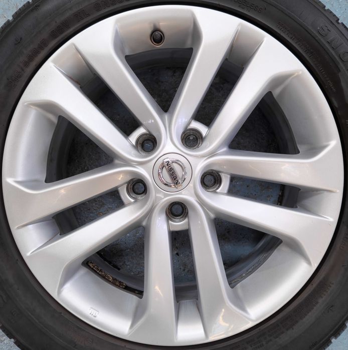 Диски r17 Nissan  5*114.3  7j*17  et-47  цо-66.1мм