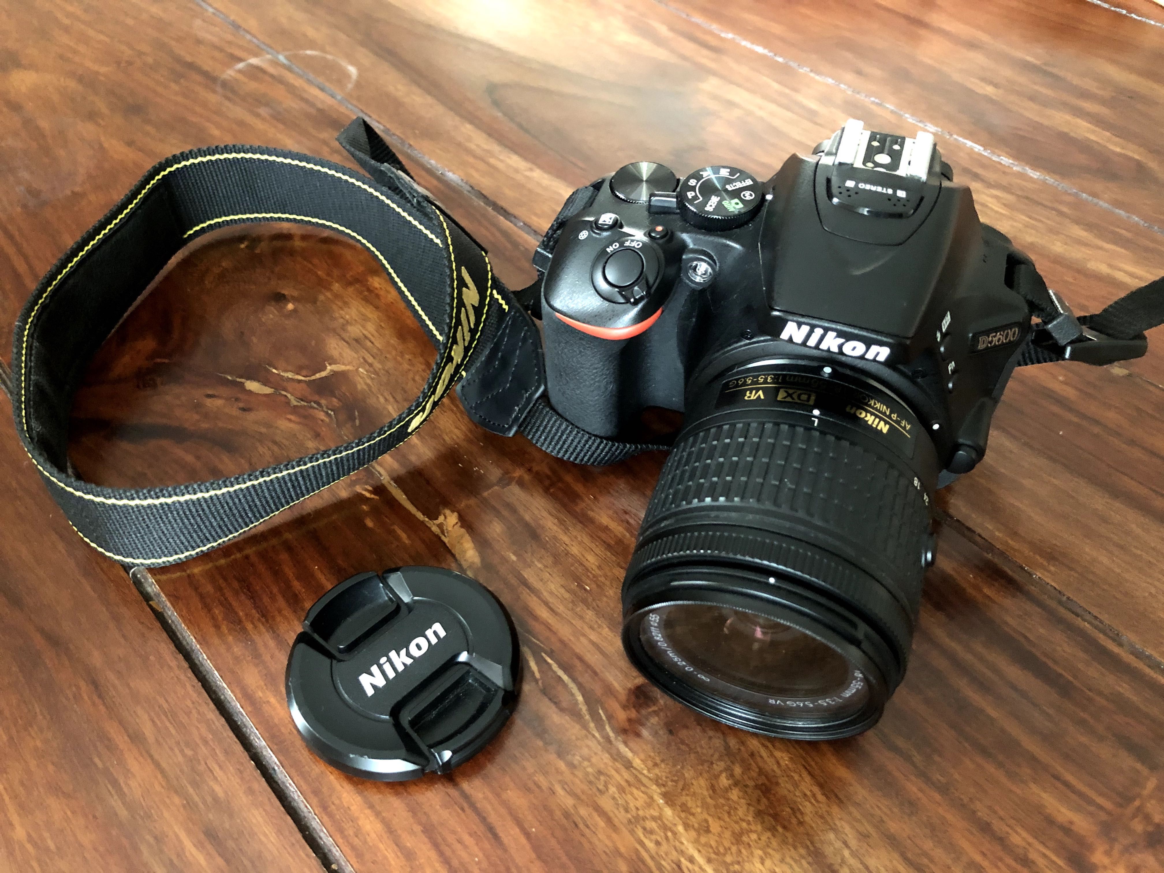 Nikon D5600 body + obiektyw Nikkor 18-55
