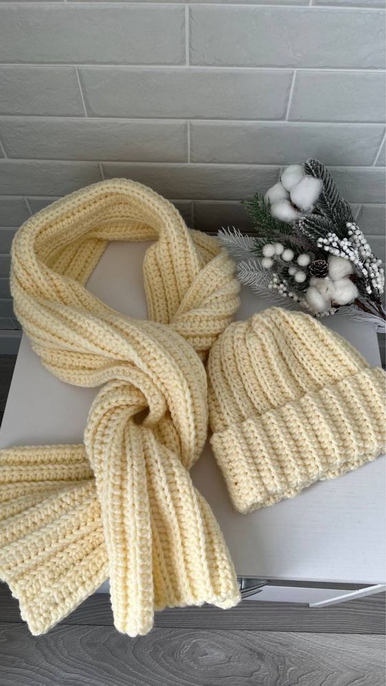 Вʼязані шапка+шарф комплект
