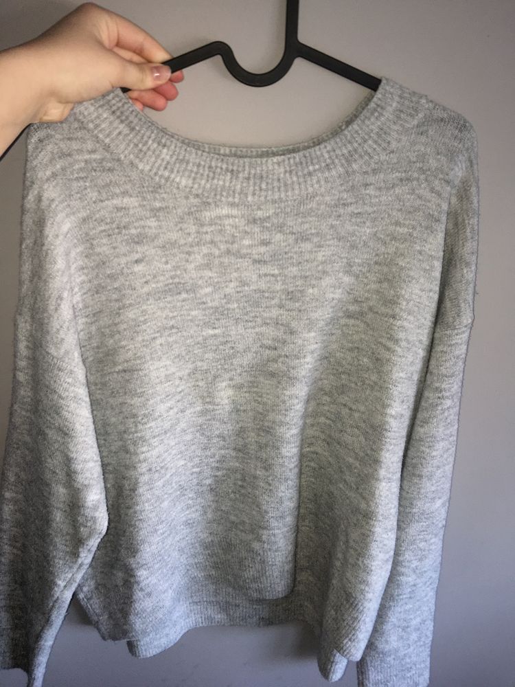 Szary sweterek z H&M