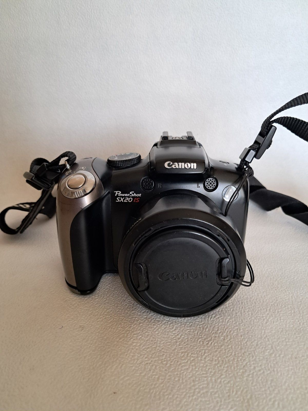 Цифровой фотоаппарат Canon power Shot SX20 is