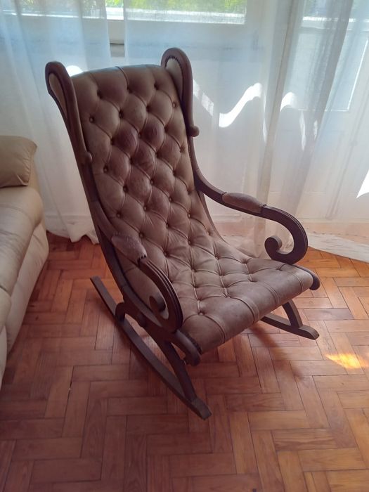 Cadeira de balanço com candeeiro
