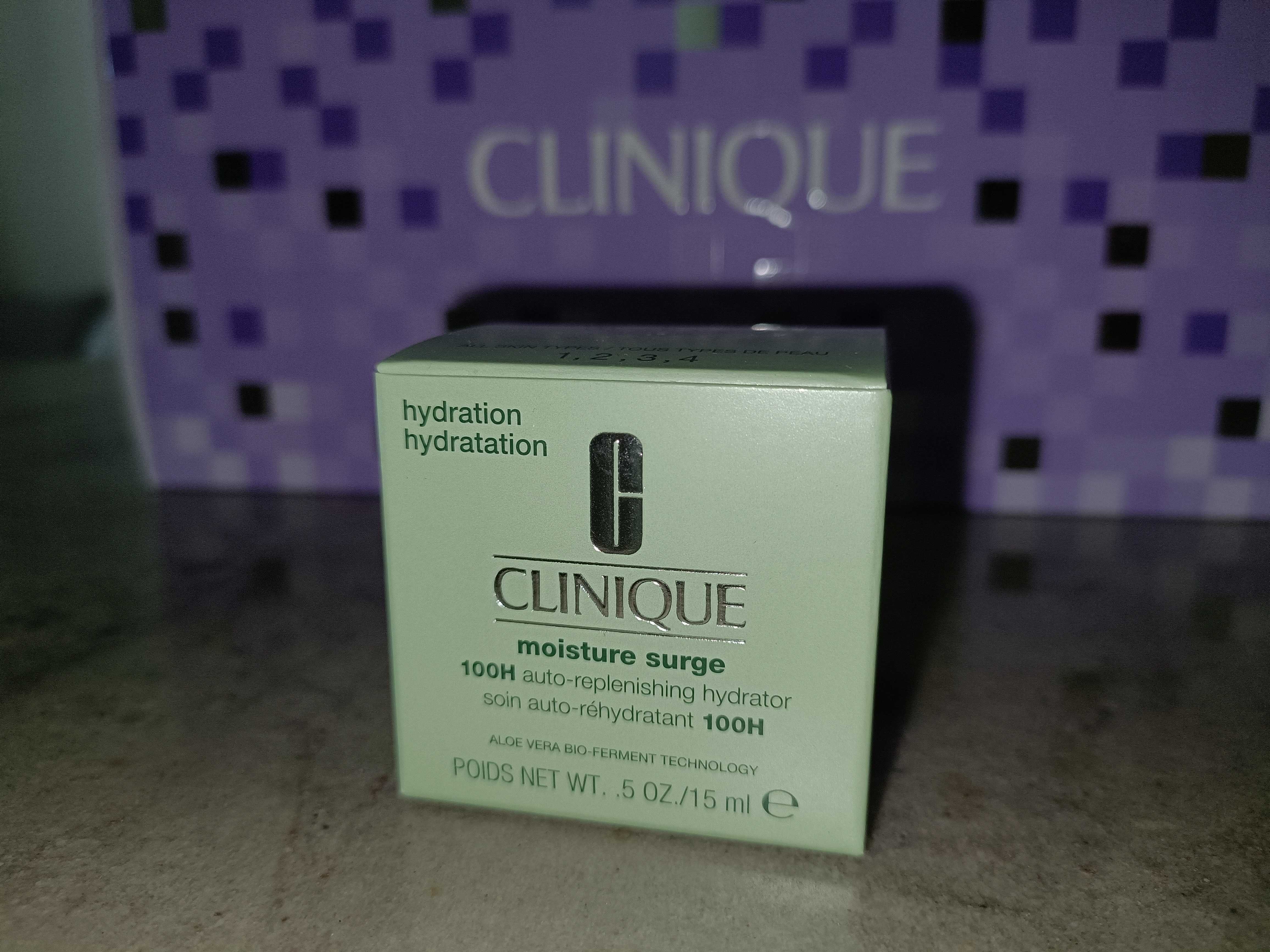 Clinique Moisture Surge 100H - Intensywnie nawilżający krem * 15 ml