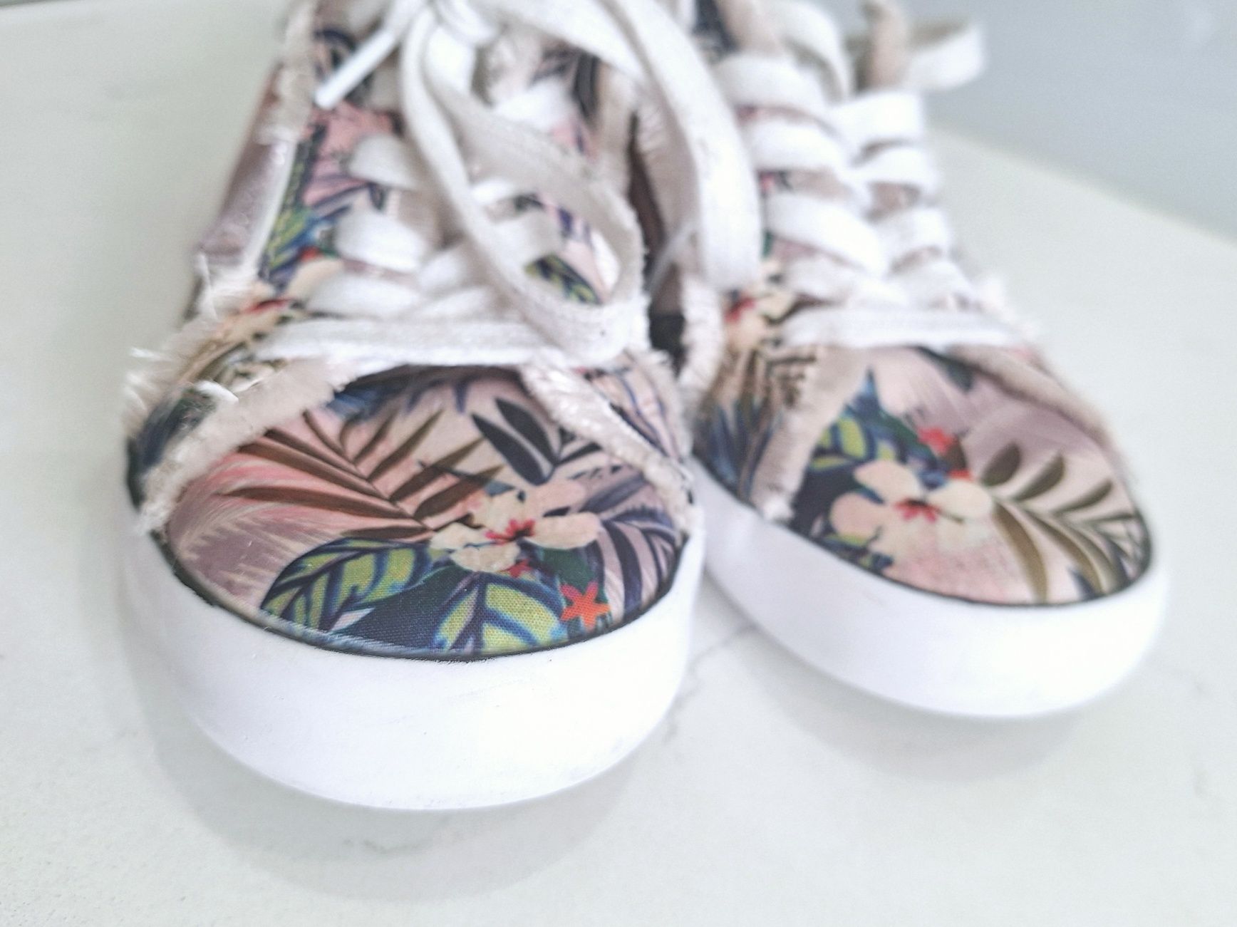 Guess tenisówki trampki r. 36