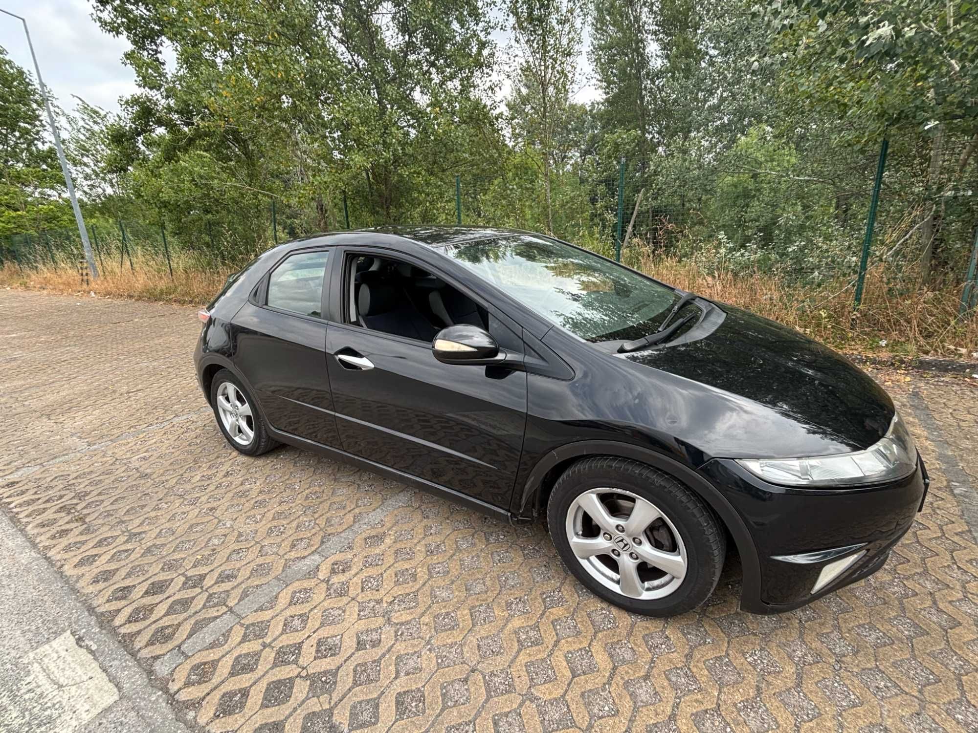 Honda Civic 2007 1.4 preto - Viatura muito boa, ótimo negócio.