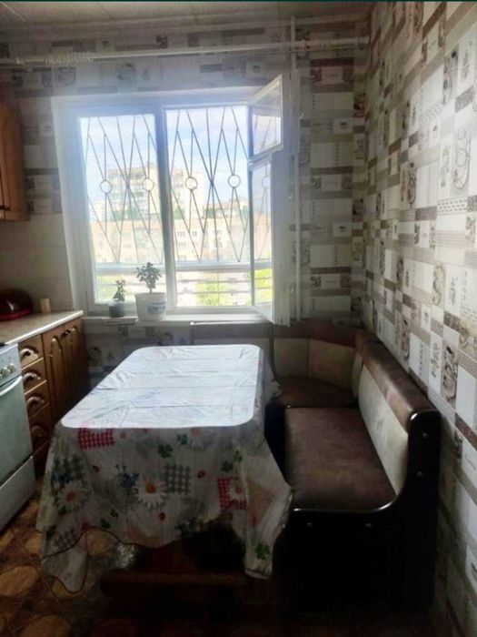 Продается 3 ком. квартира. Заболотного - Крымский бульвар. Срочно !