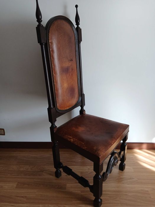 Par de Cadeiras de Sala Clássicas - Antigas